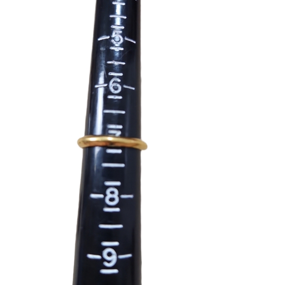 Size 7 Vintage Gold Toned Signed Avon Faux Opal Rhinestones Opaline Ring - Picture 2 of 3